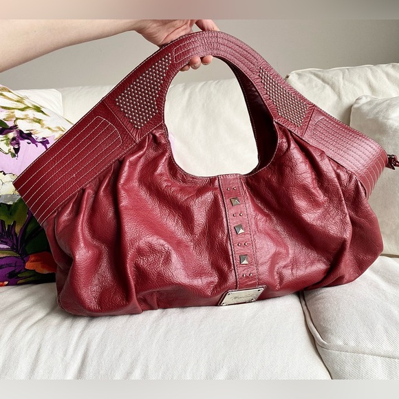 Leather slouchy oversized burnt red shoulder bag with studs - Picture 4 of 15
